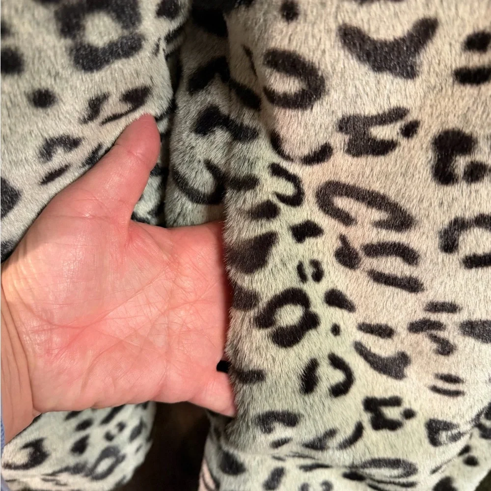 4/$15 Blanc Noir Animal Print Teddy Jacket - Picture 4 of 7